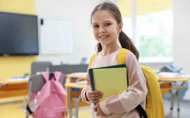 Kako pripremiti dete za prvi razred? Saveti za roditelje prvaka