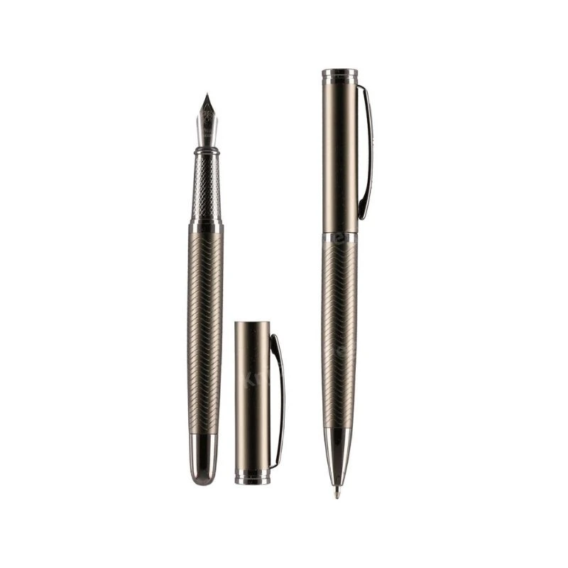 EMPIRE Tim Raul poklon set 412088 – ekskluzivni pisaći set naliv pero i hemijska olovka od metala sa elegantnom gravurom, u čvrstoj poklon kutiji, idealan za poslovne i svečane prilike.